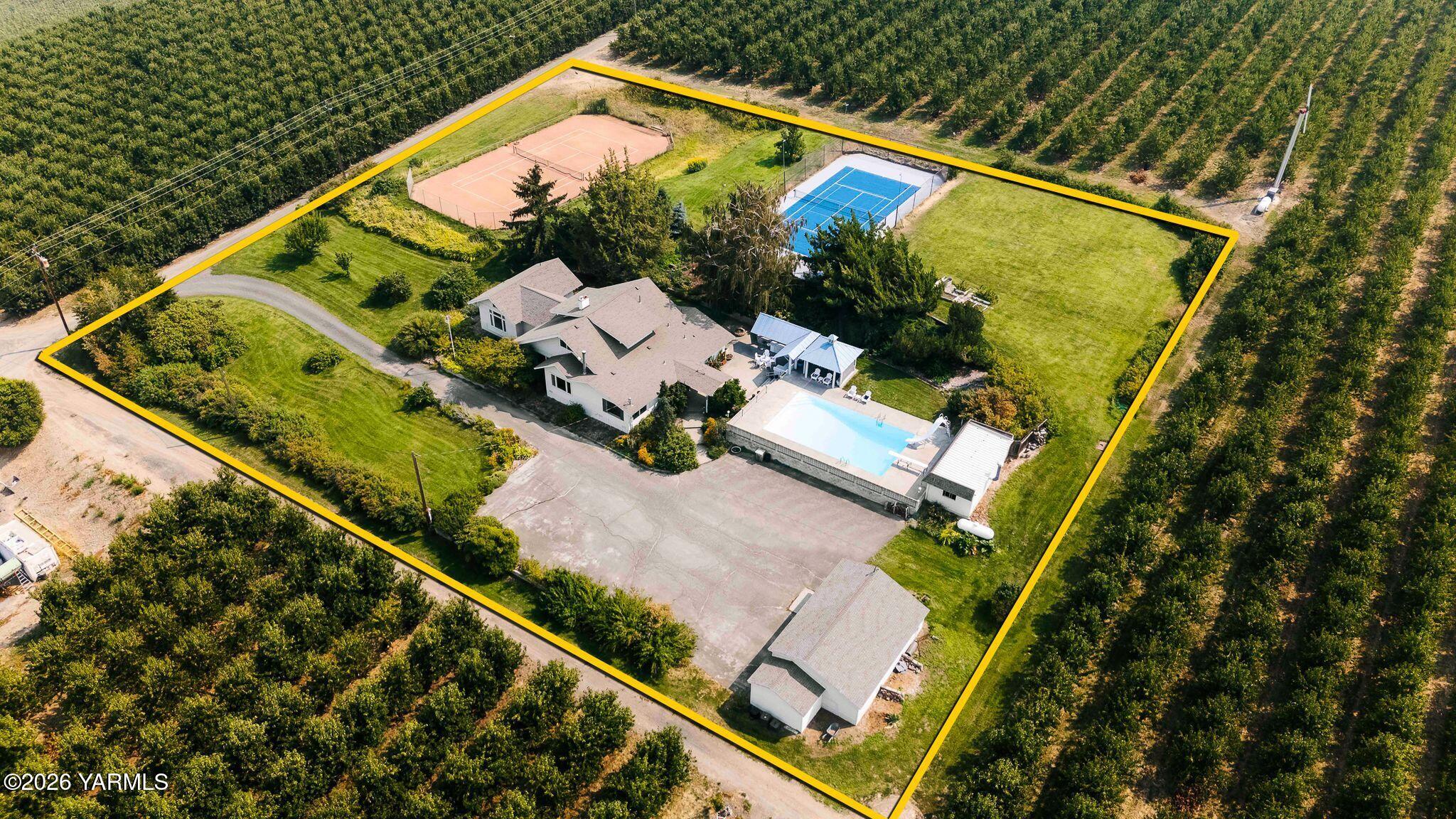 550 Dickerman Ln