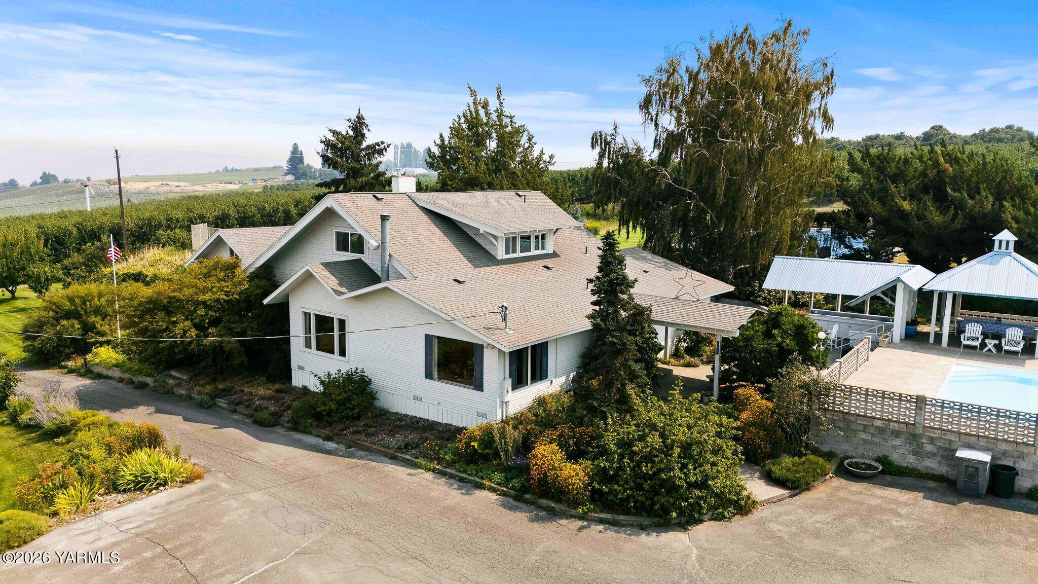 550 Dickerman Ln