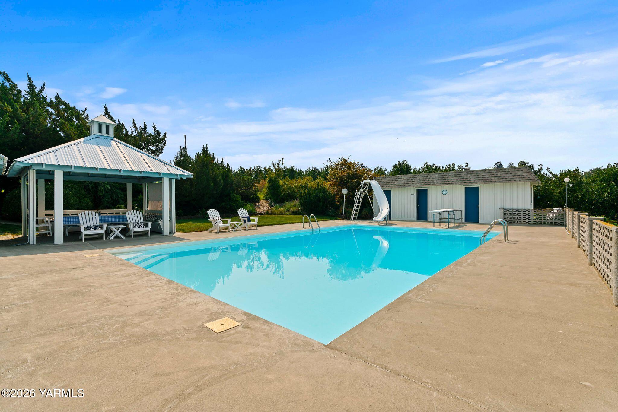 550 Dickerman Ln