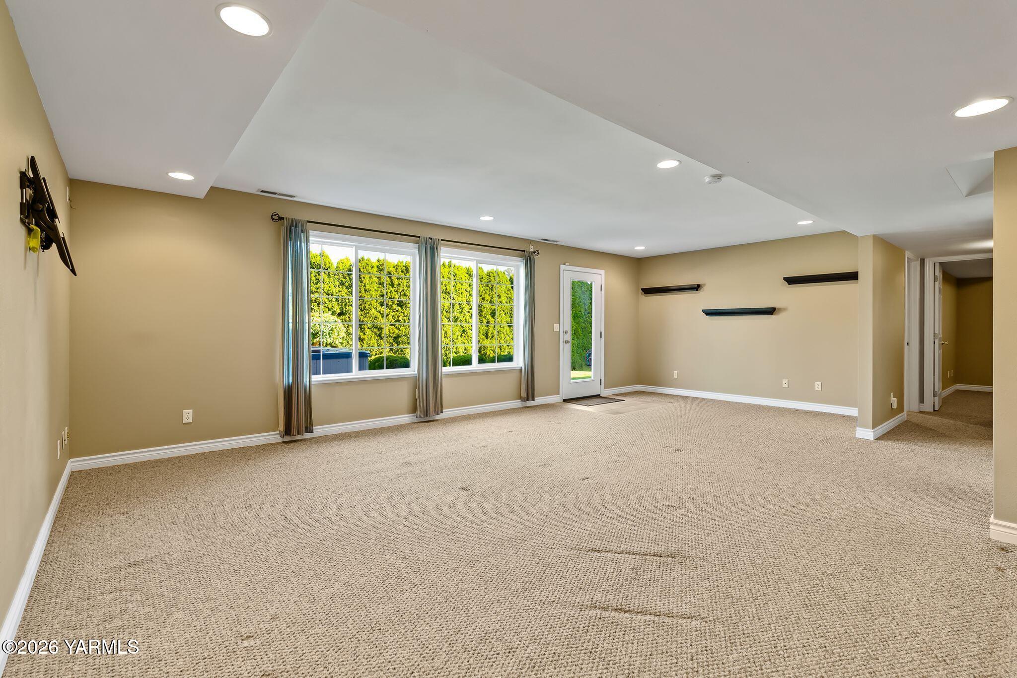 1407 W Cherry Ave
