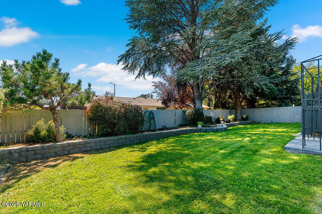 5406 Meadow Ln
