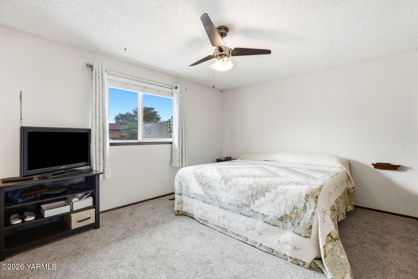 600 S 69th Ave