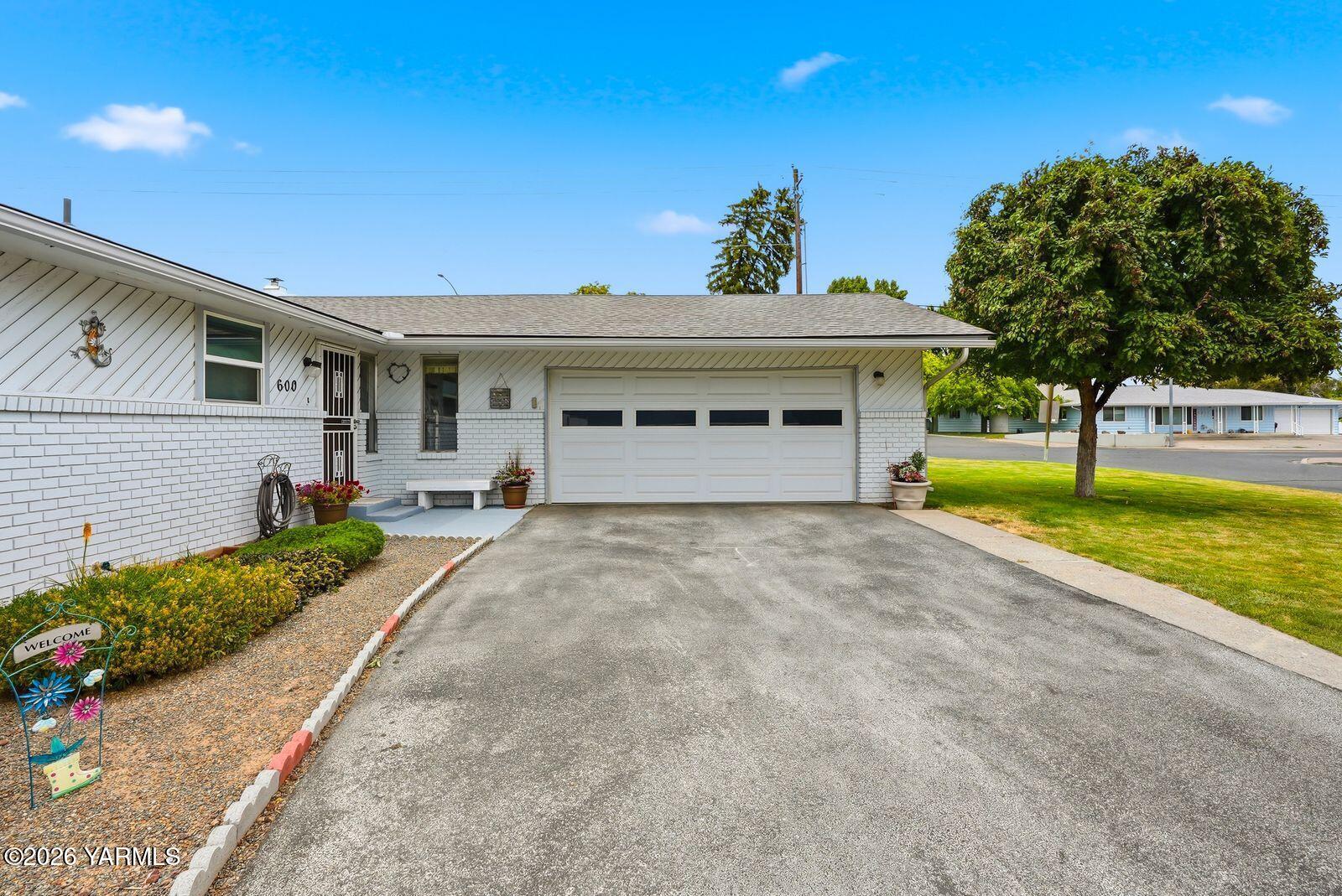 600 S 69th Ave