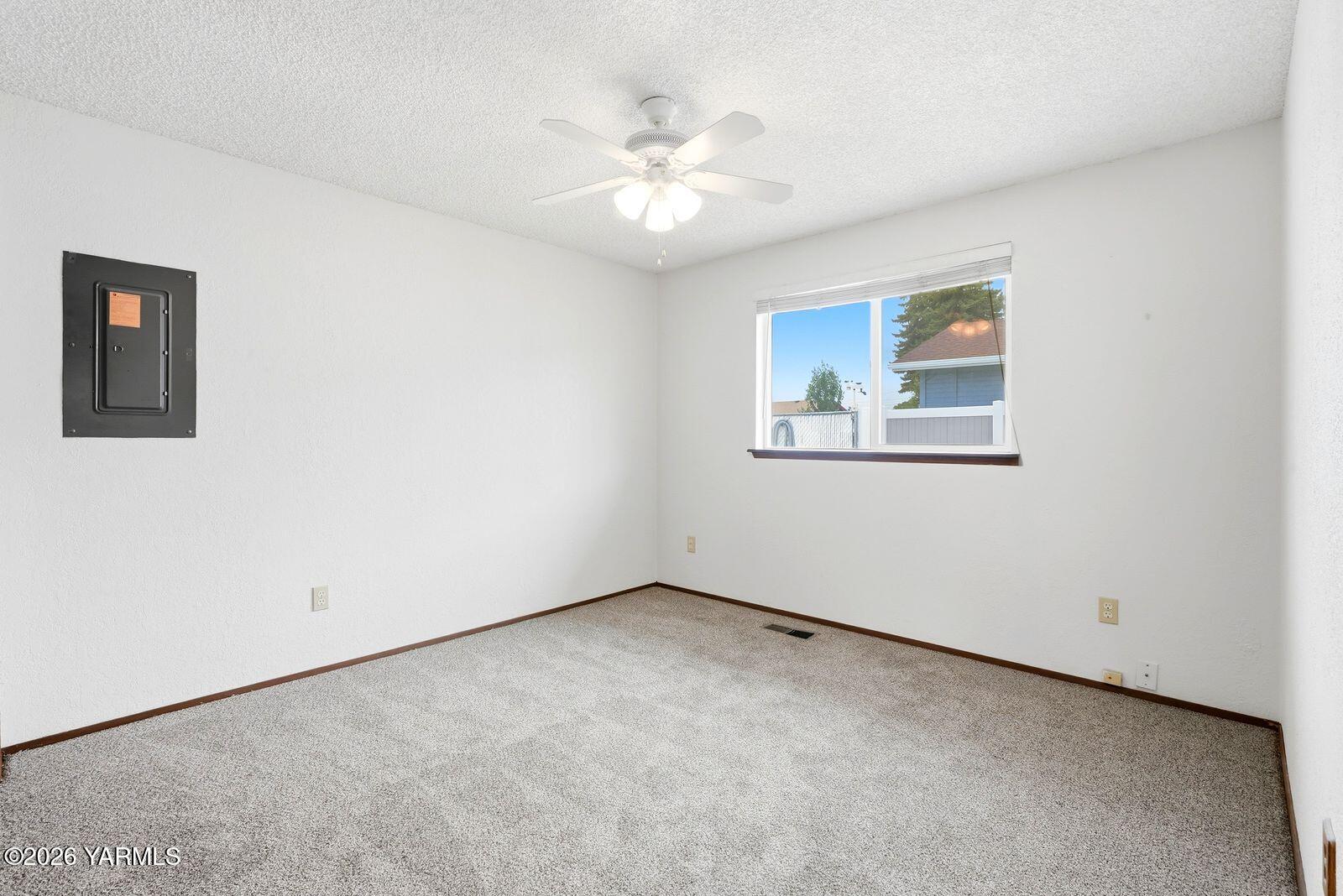 600 S 69th Ave
