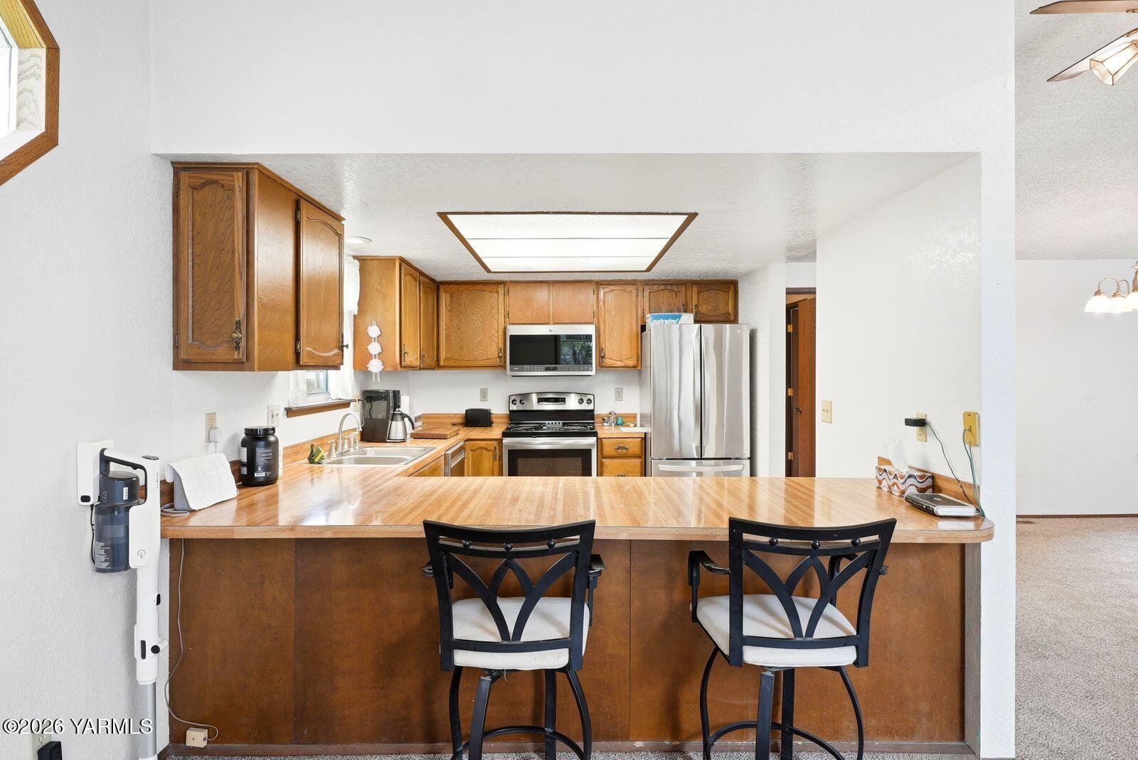 600 S 69th Ave