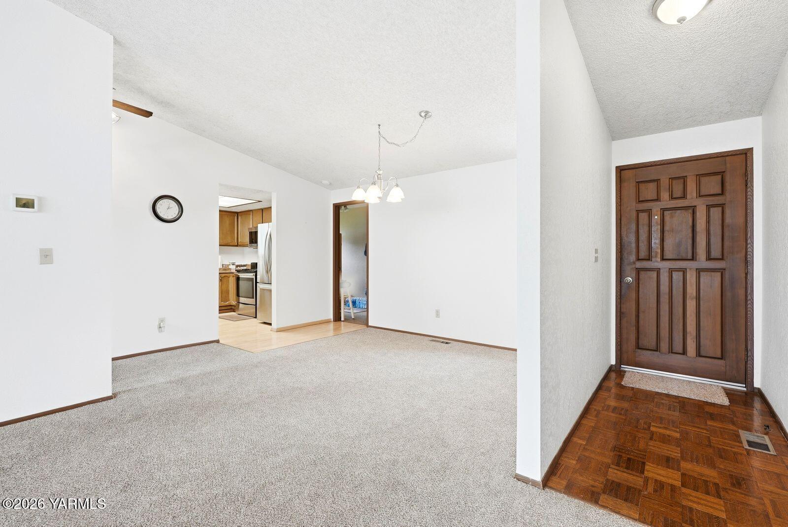 600 S 69th Ave