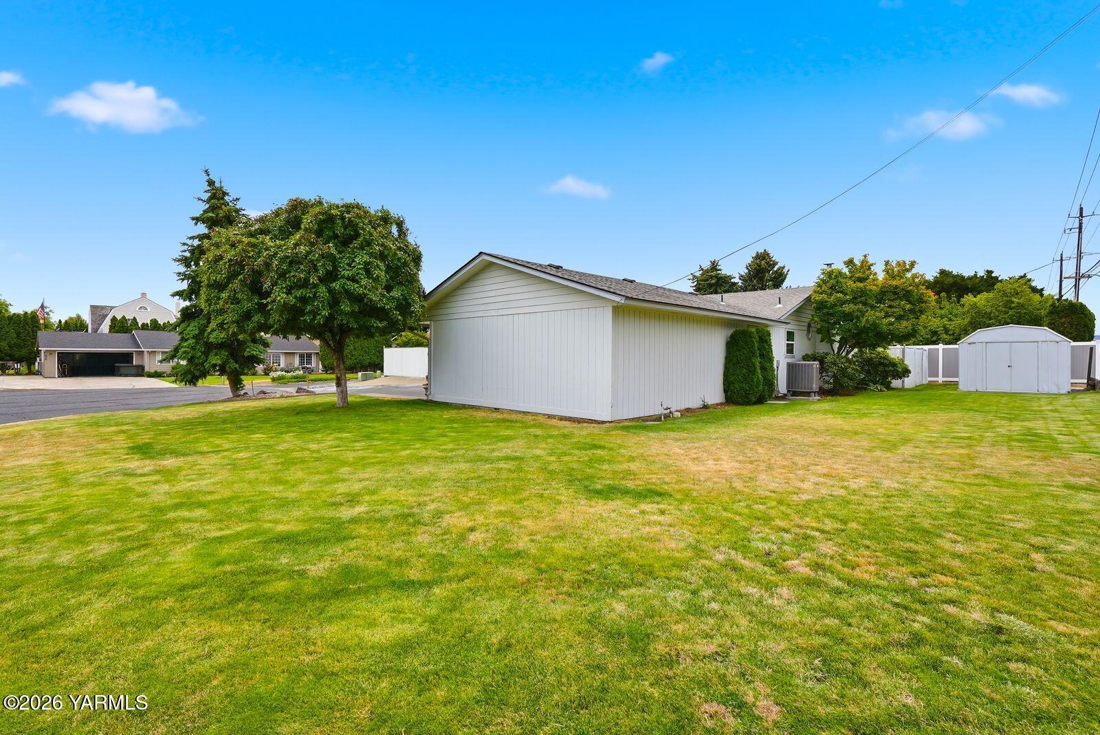 600 S 69th Ave