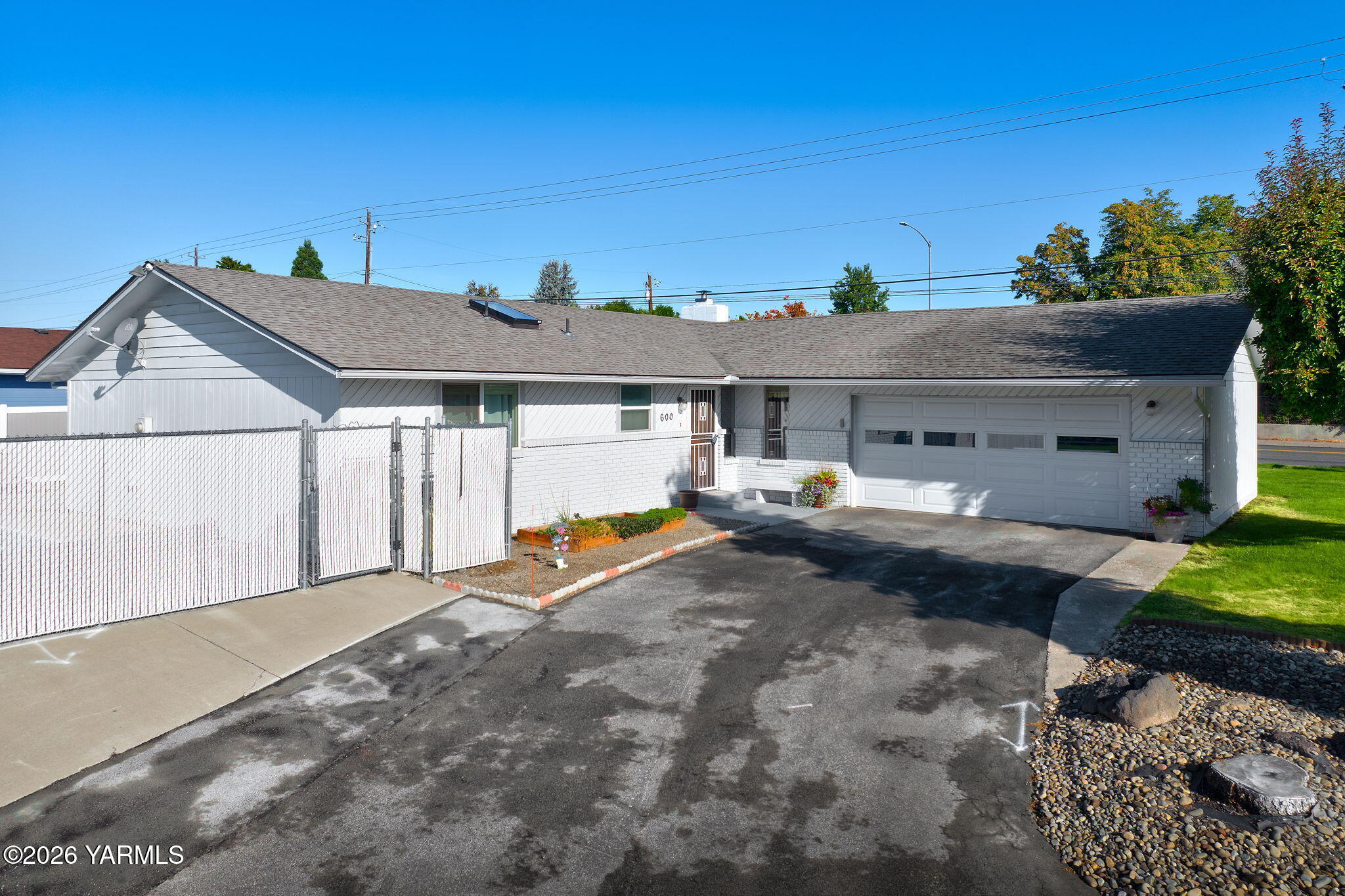600 S 69th Ave
