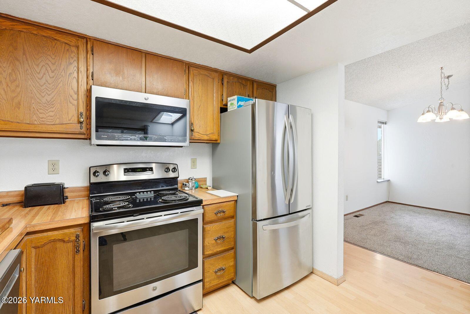 600 S 69th Ave