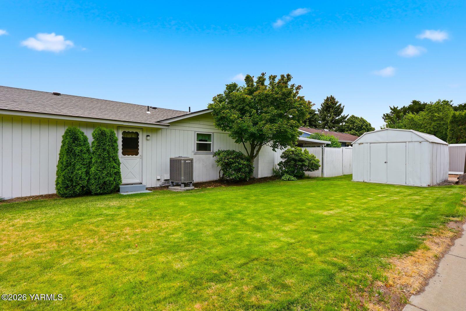 600 S 69th Ave