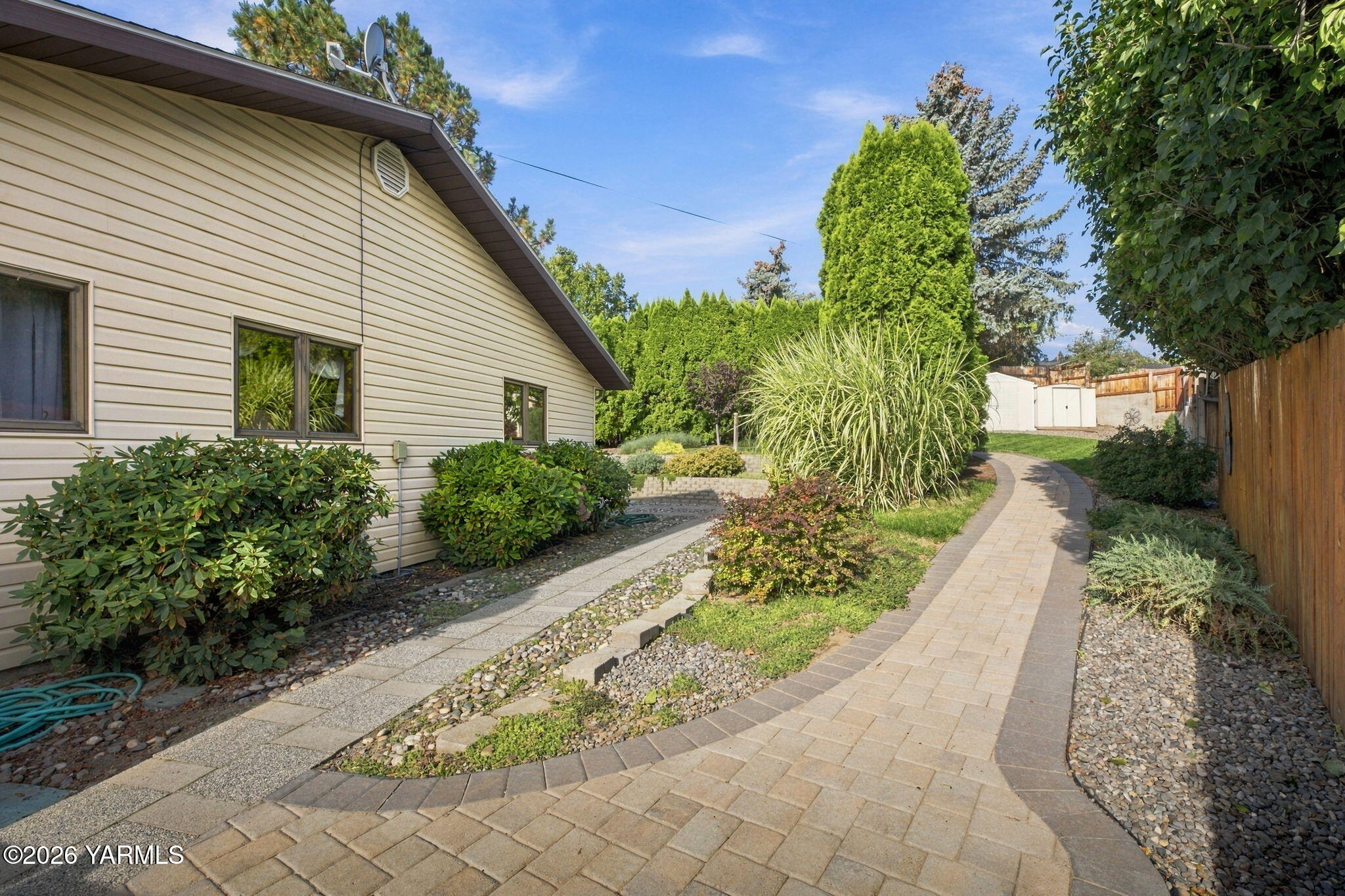 706 N 47th Ave
