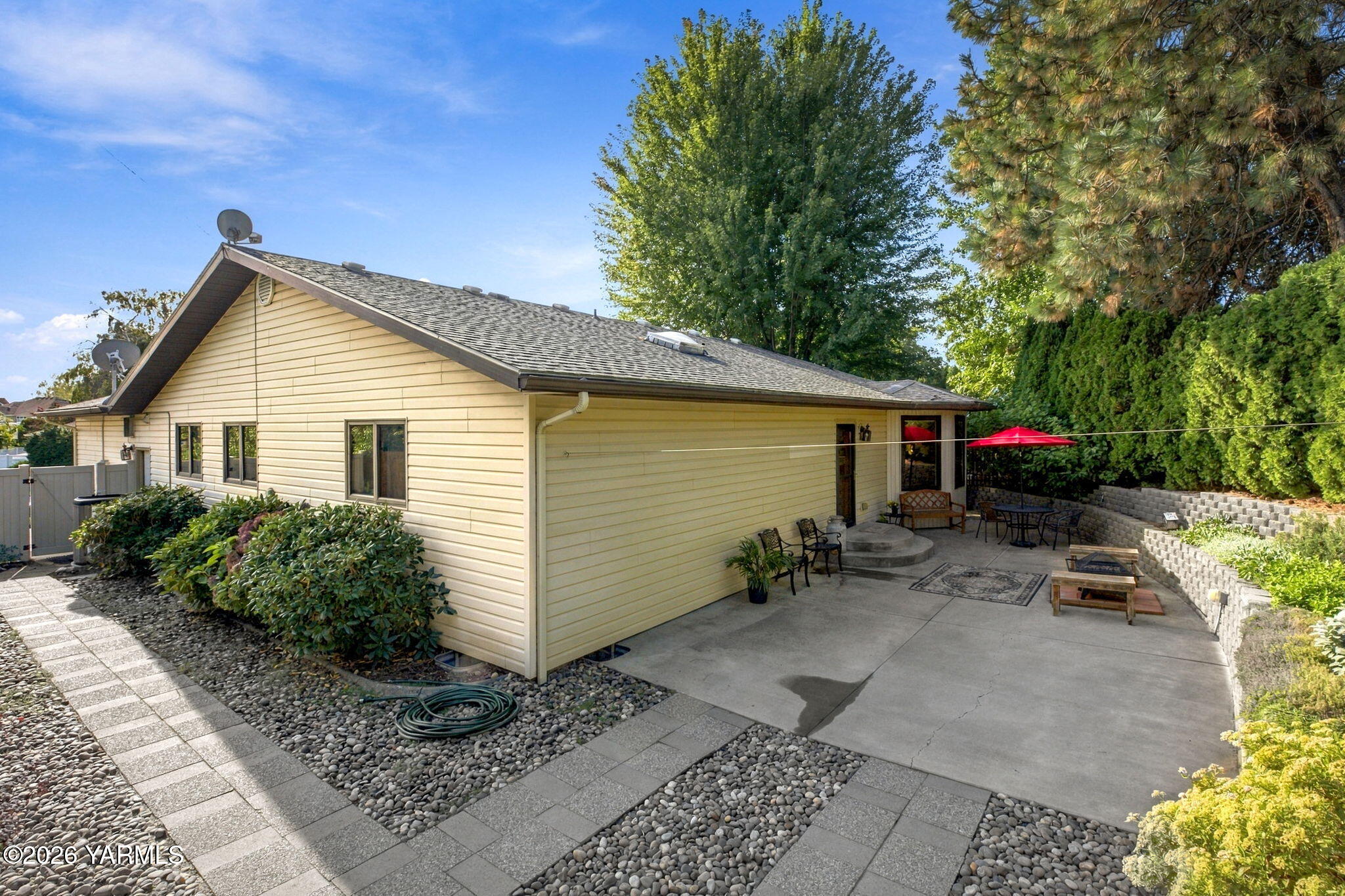706 N 47th Ave