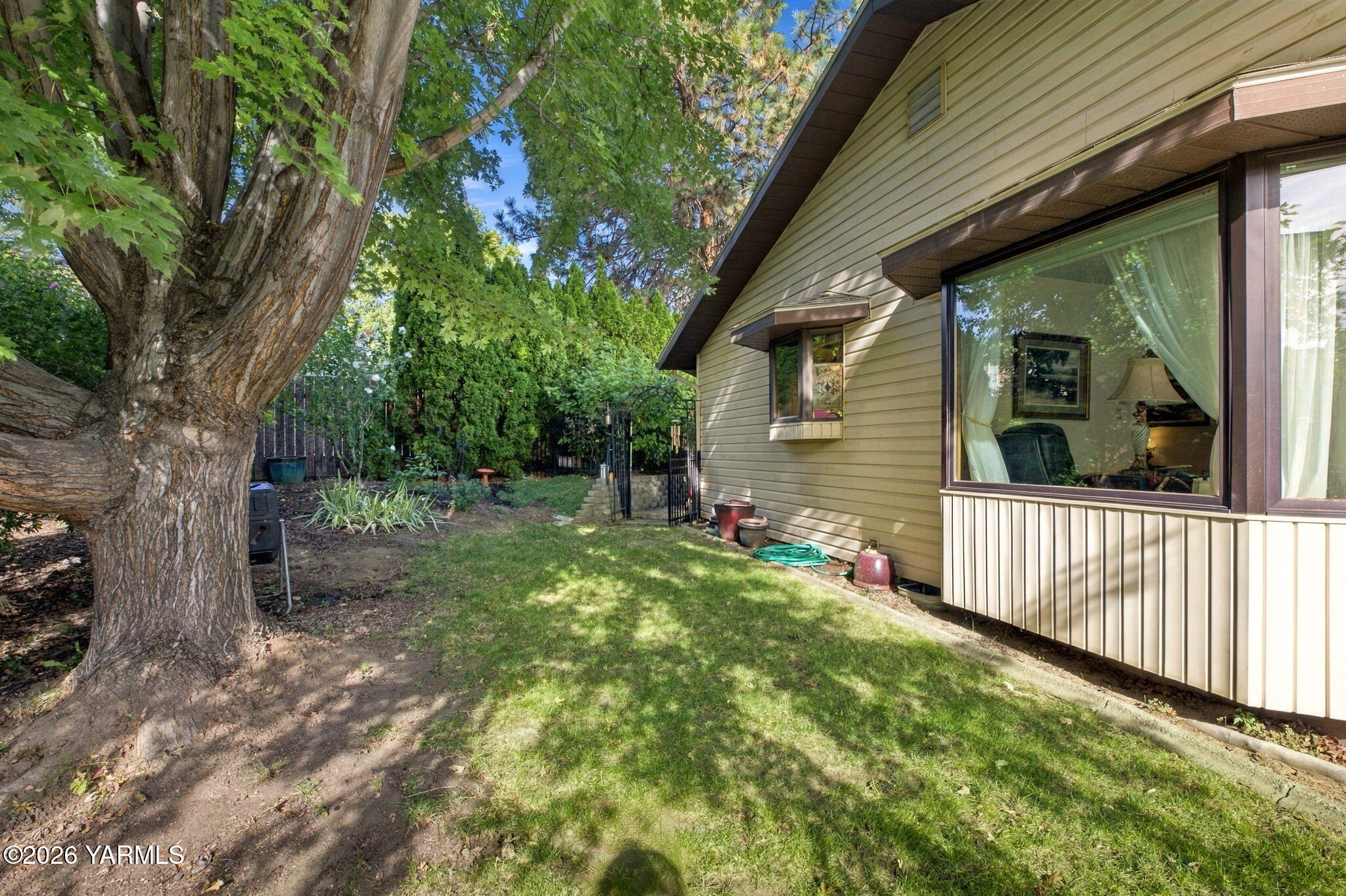 706 N 47th Ave