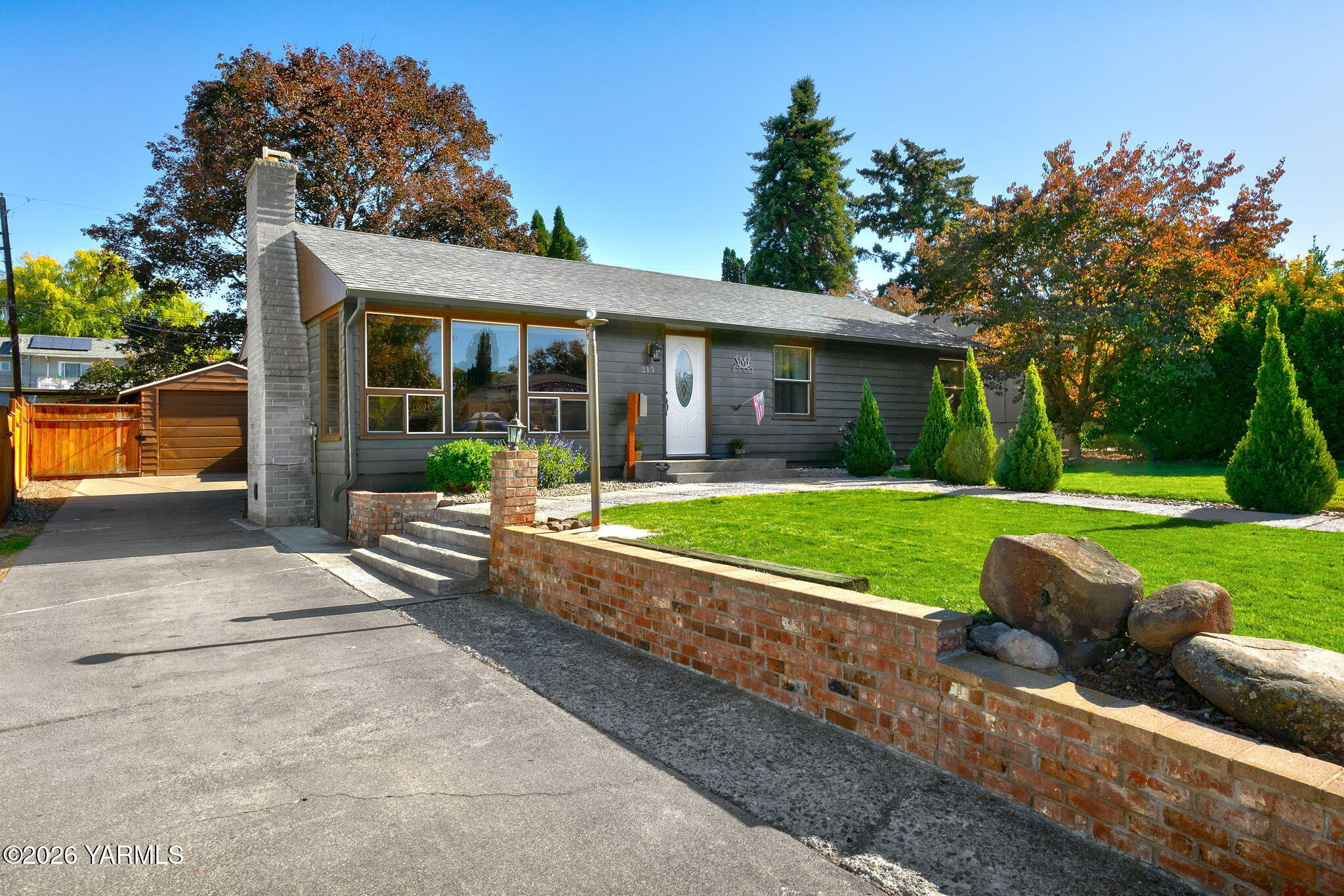 213 N 29th Ave