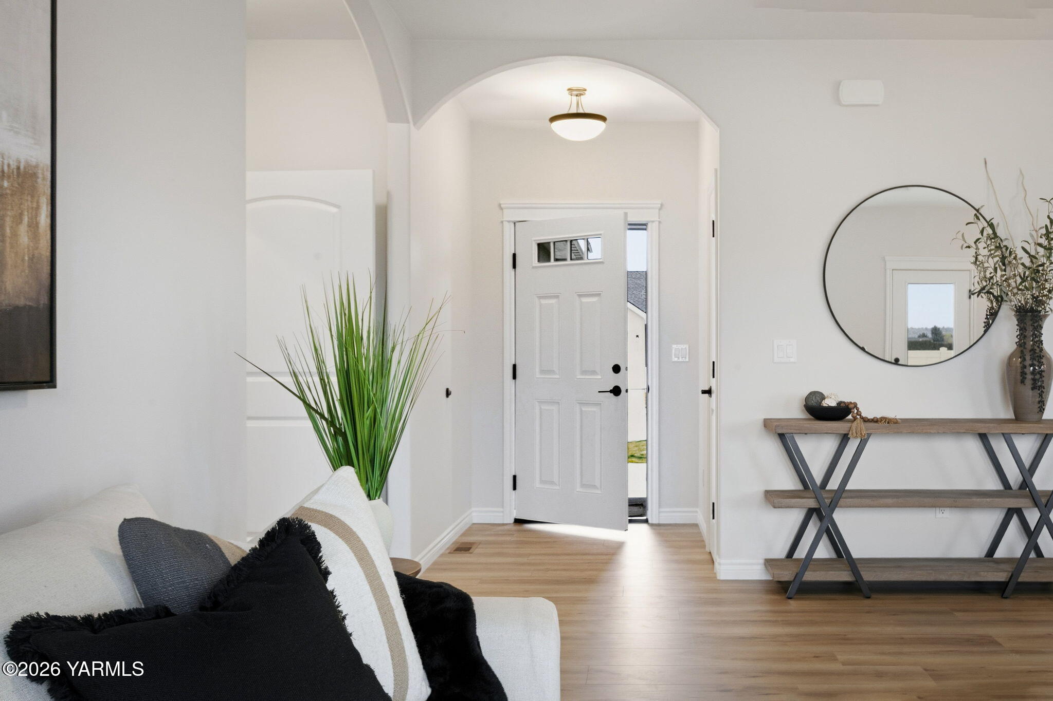 4611 W Larch Ave