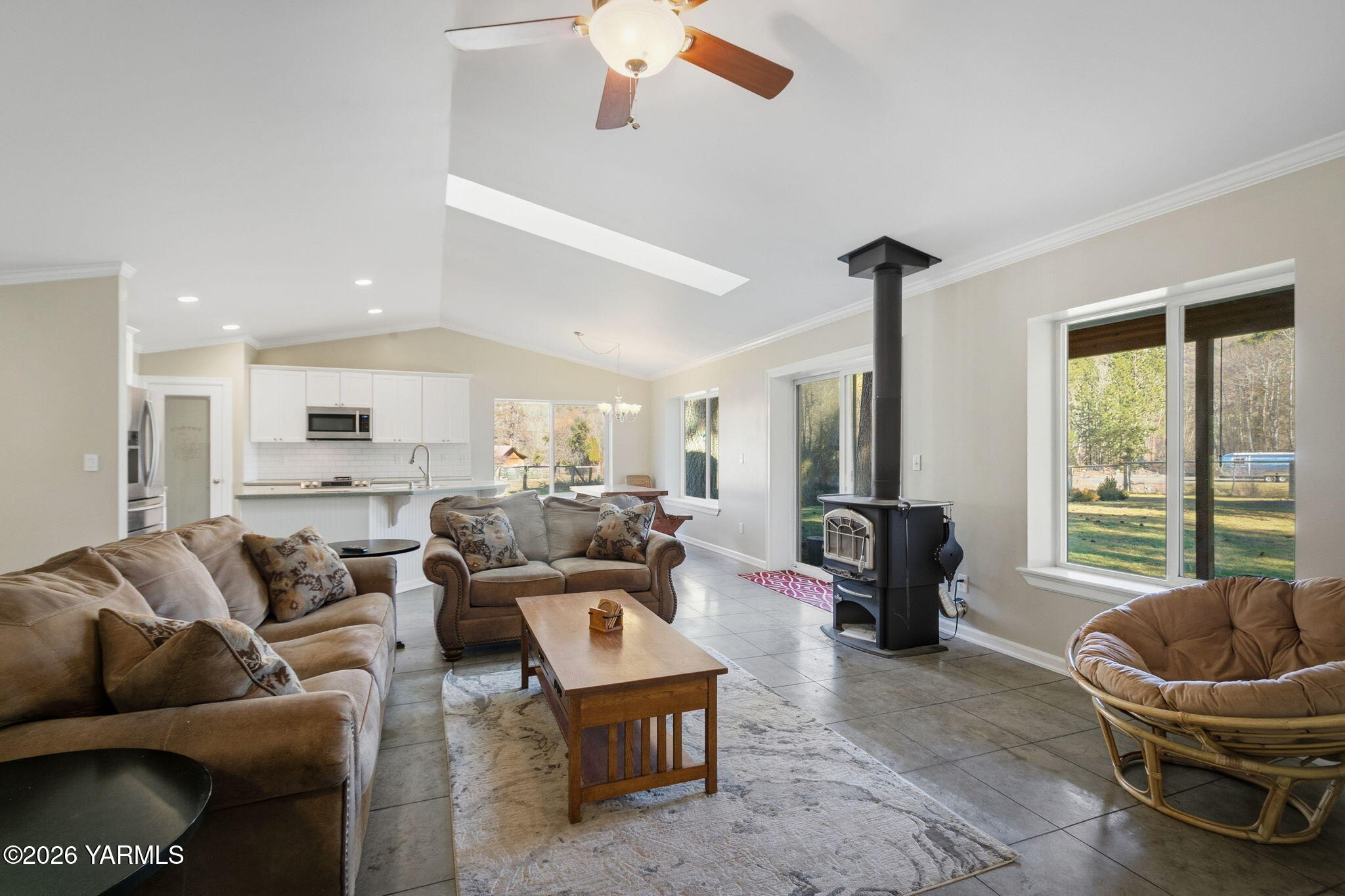 121 Rattlesnake Ln