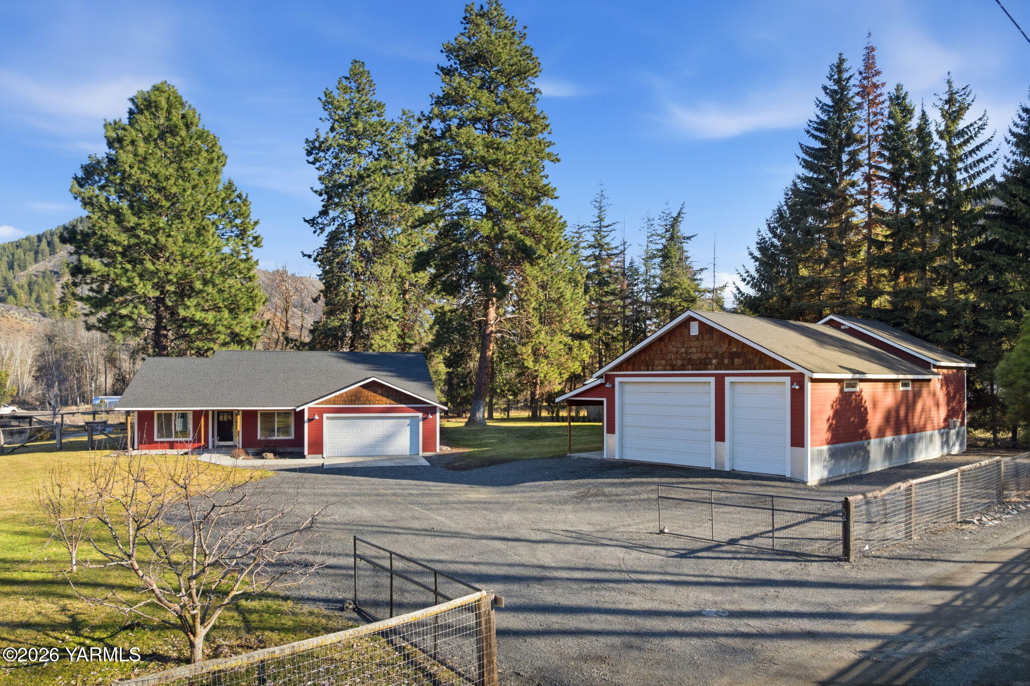 121 Rattlesnake Ln