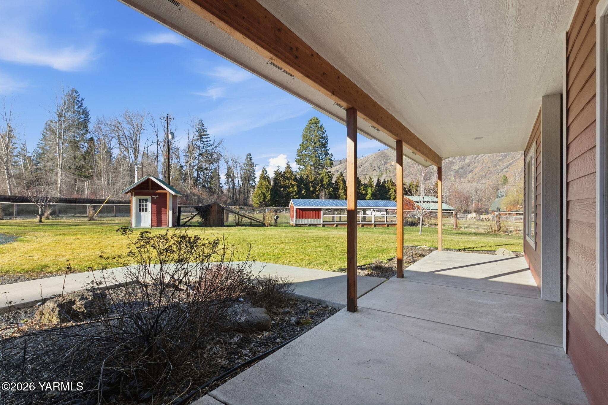 121 Rattlesnake Ln