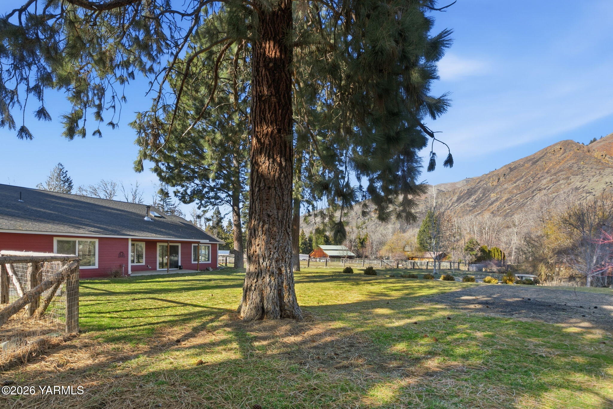 121 Rattlesnake Ln