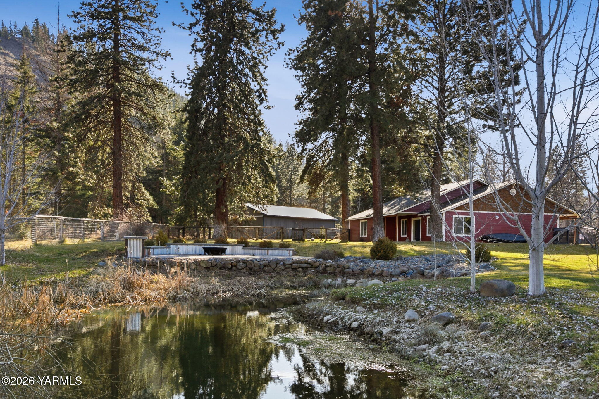 121 Rattlesnake Ln
