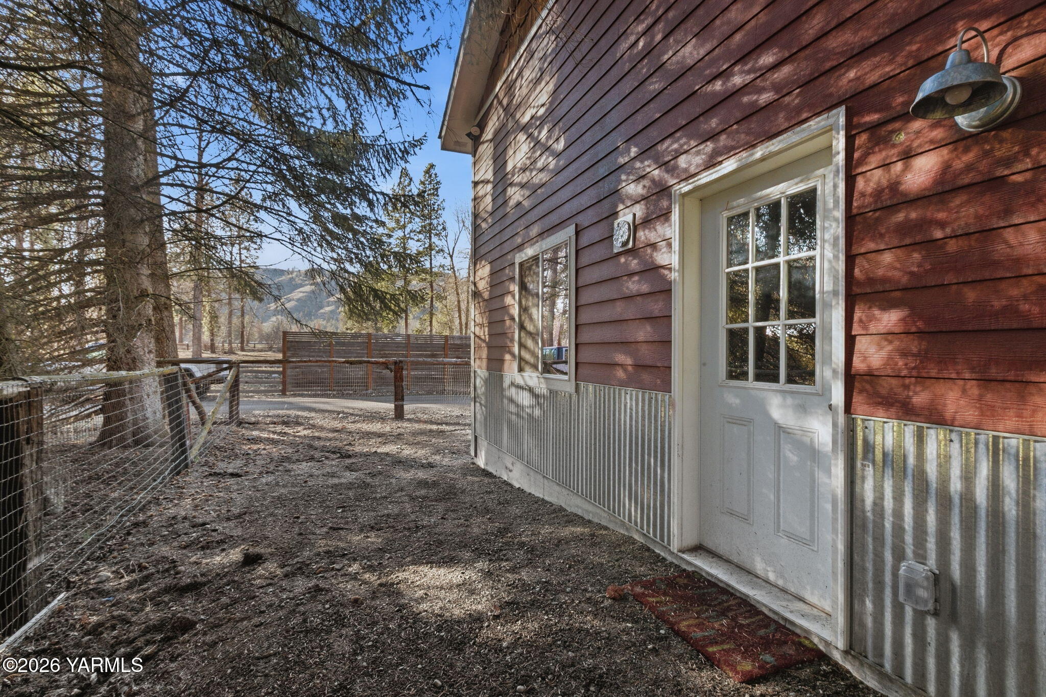 121 Rattlesnake Ln
