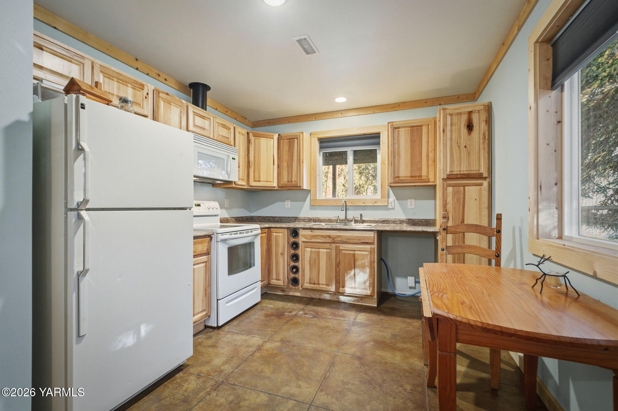 121 Rattlesnake Ln