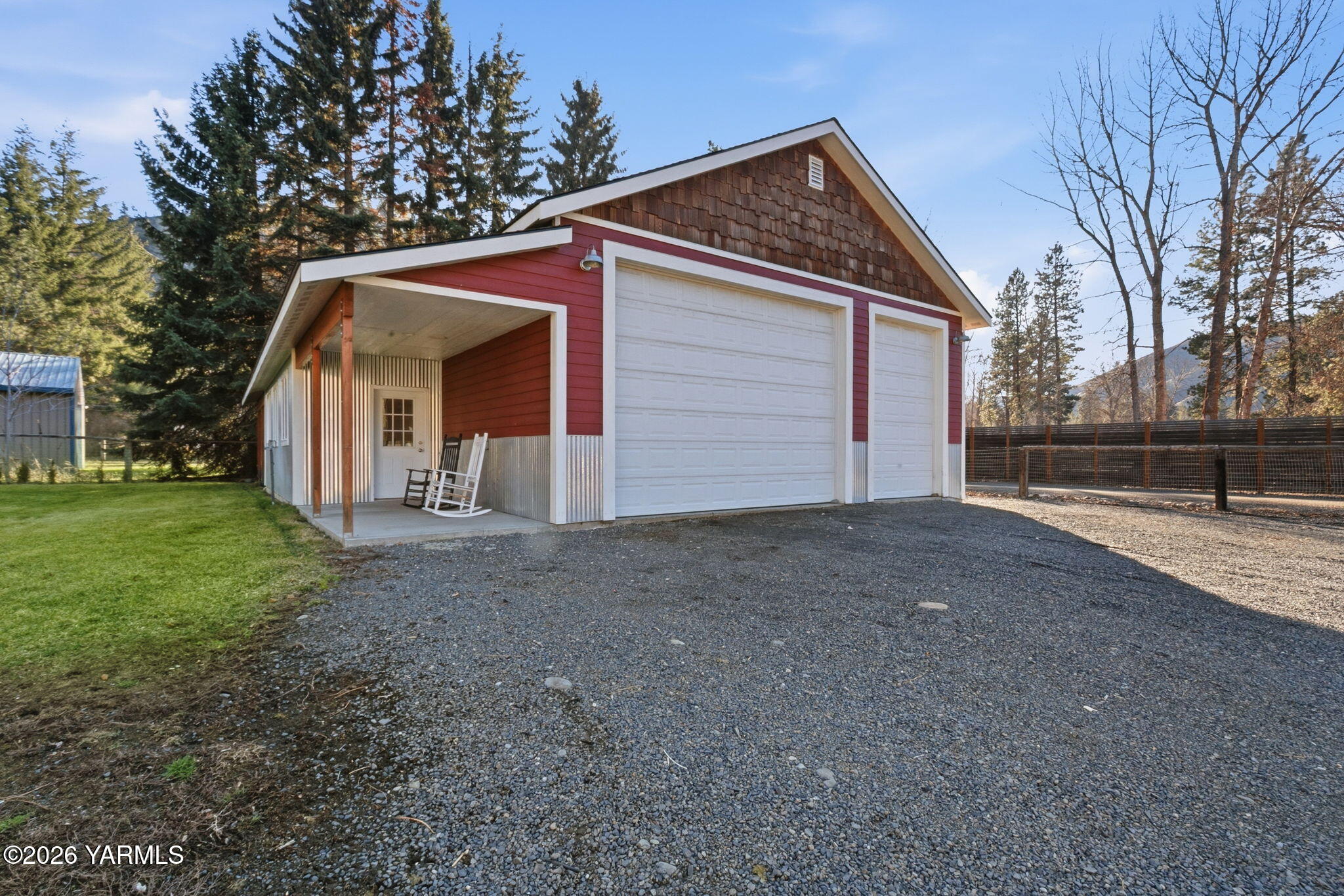 121 Rattlesnake Ln