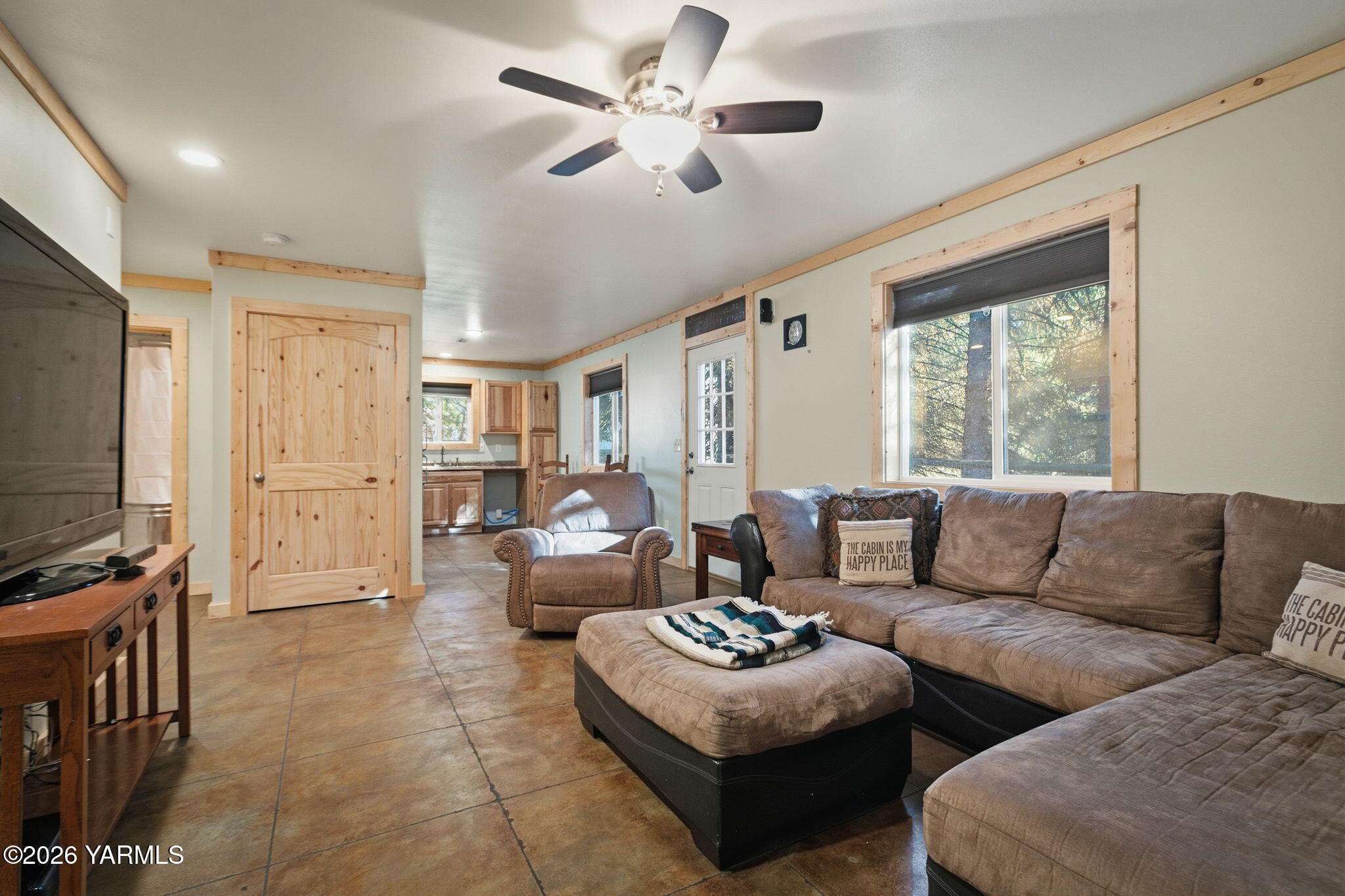 121 Rattlesnake Ln