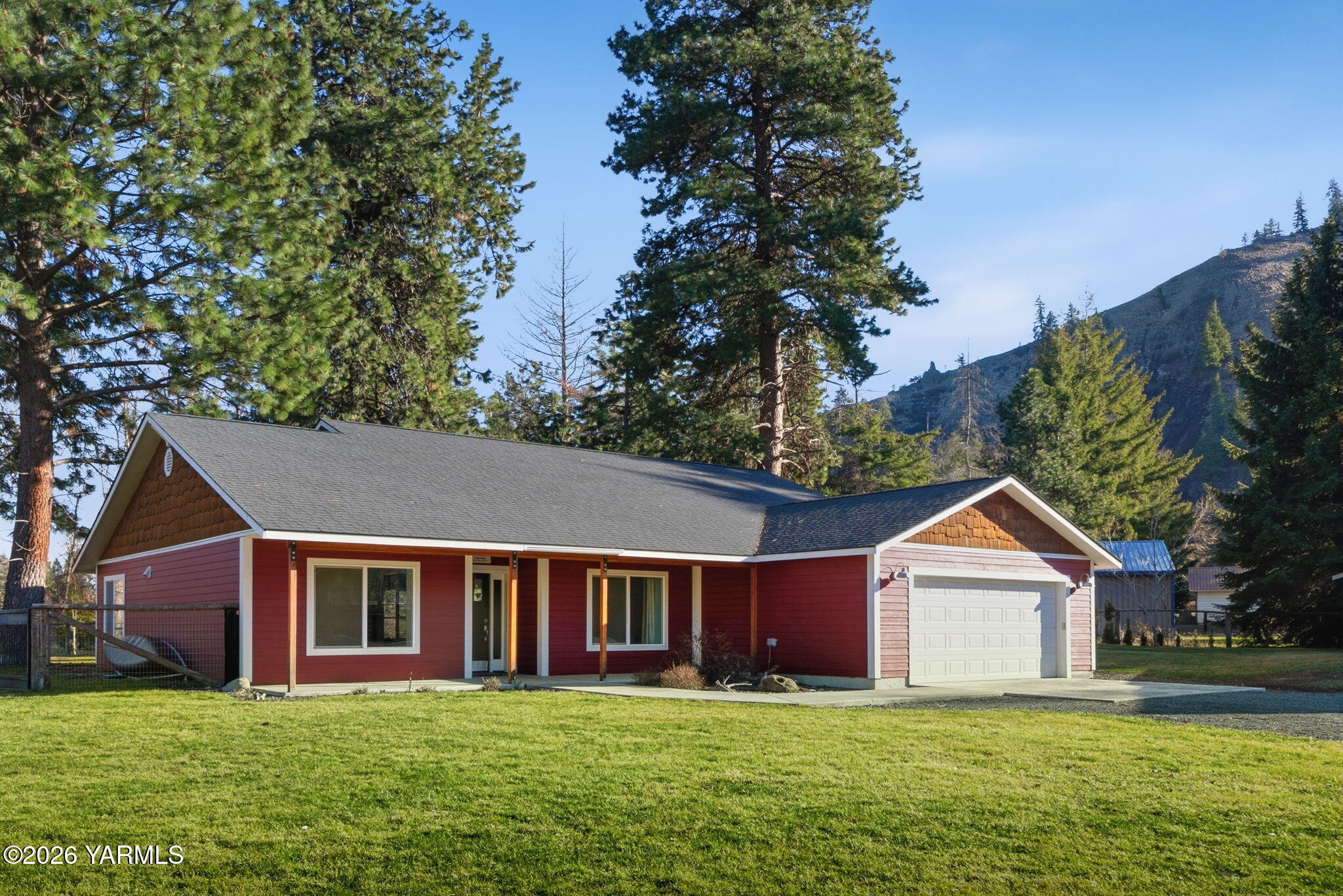 121 Rattlesnake Ln