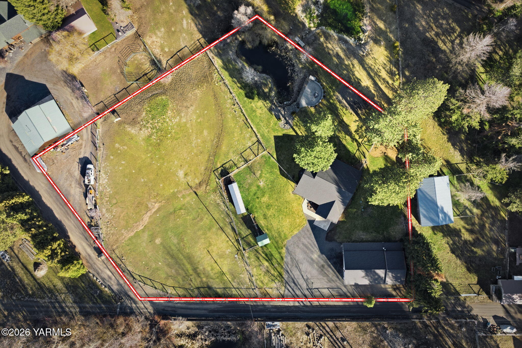 121 Rattlesnake Ln