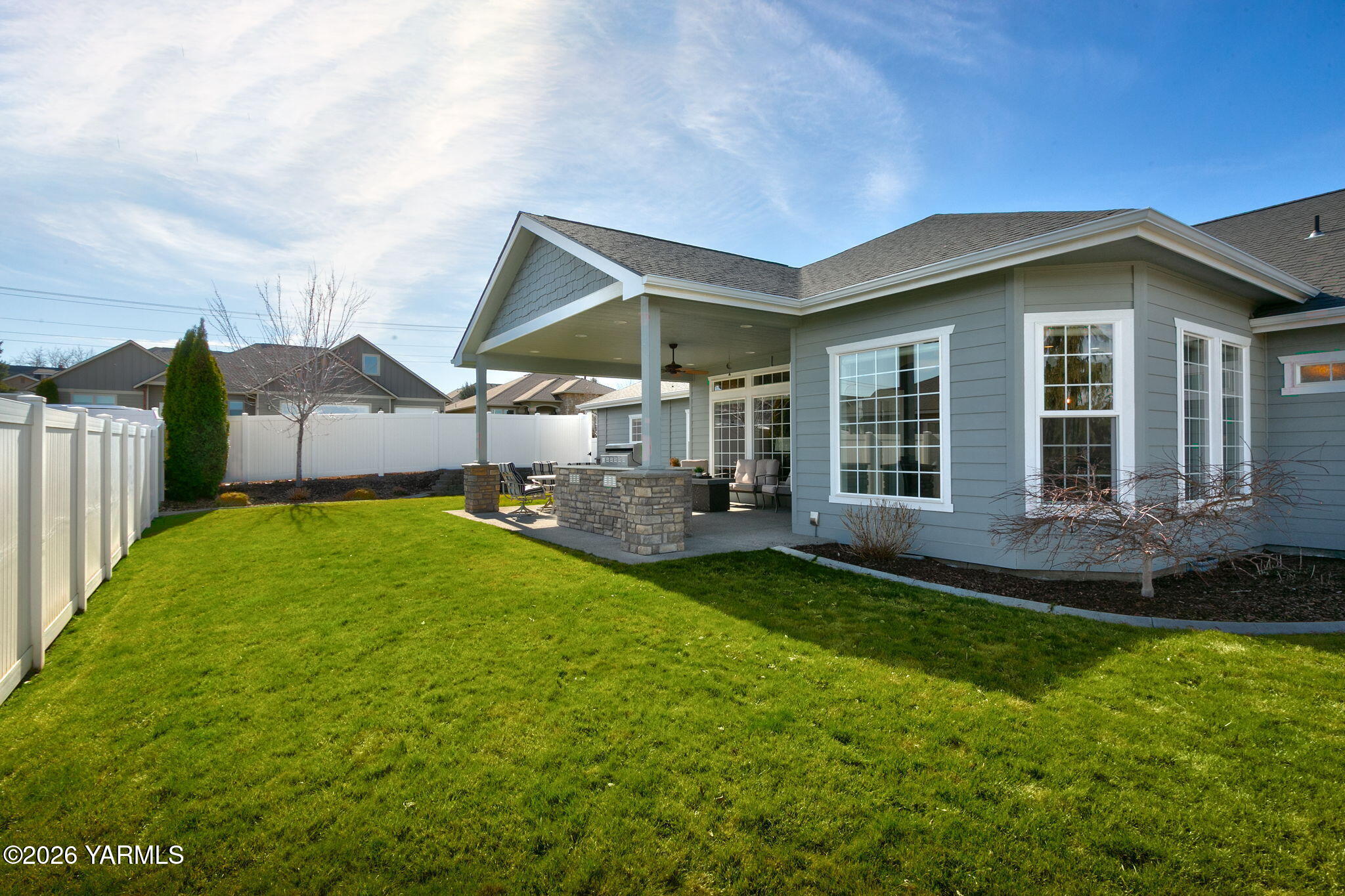2007 S 75th Ave