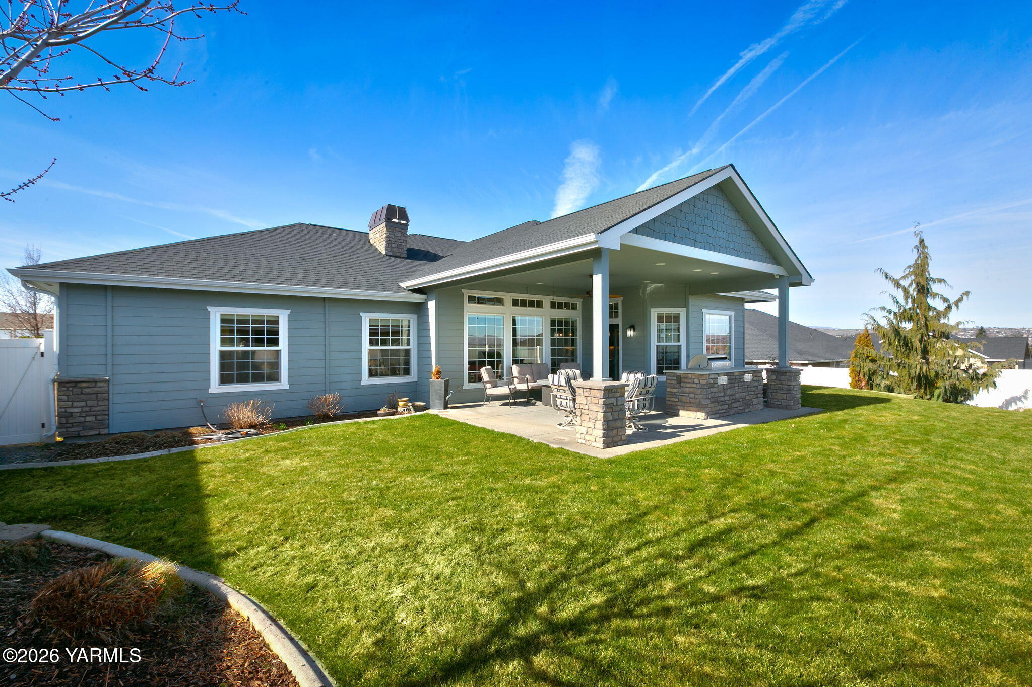 2007 S 75th Ave