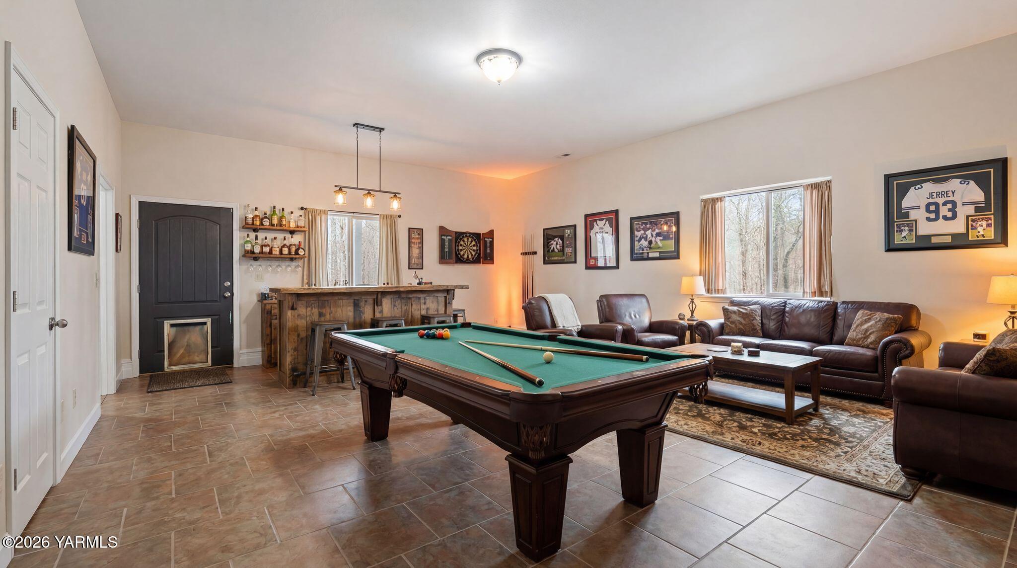 1575 Nile Rd