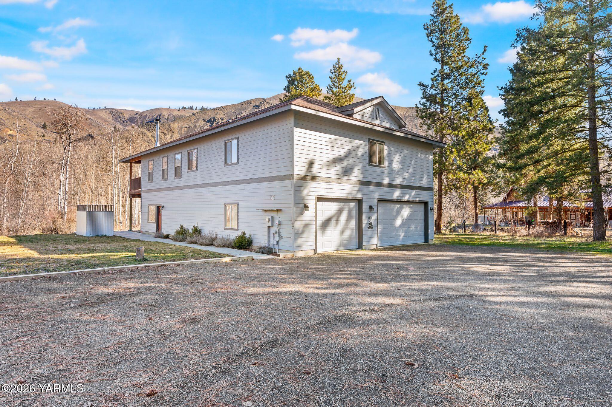 1575 Nile Rd