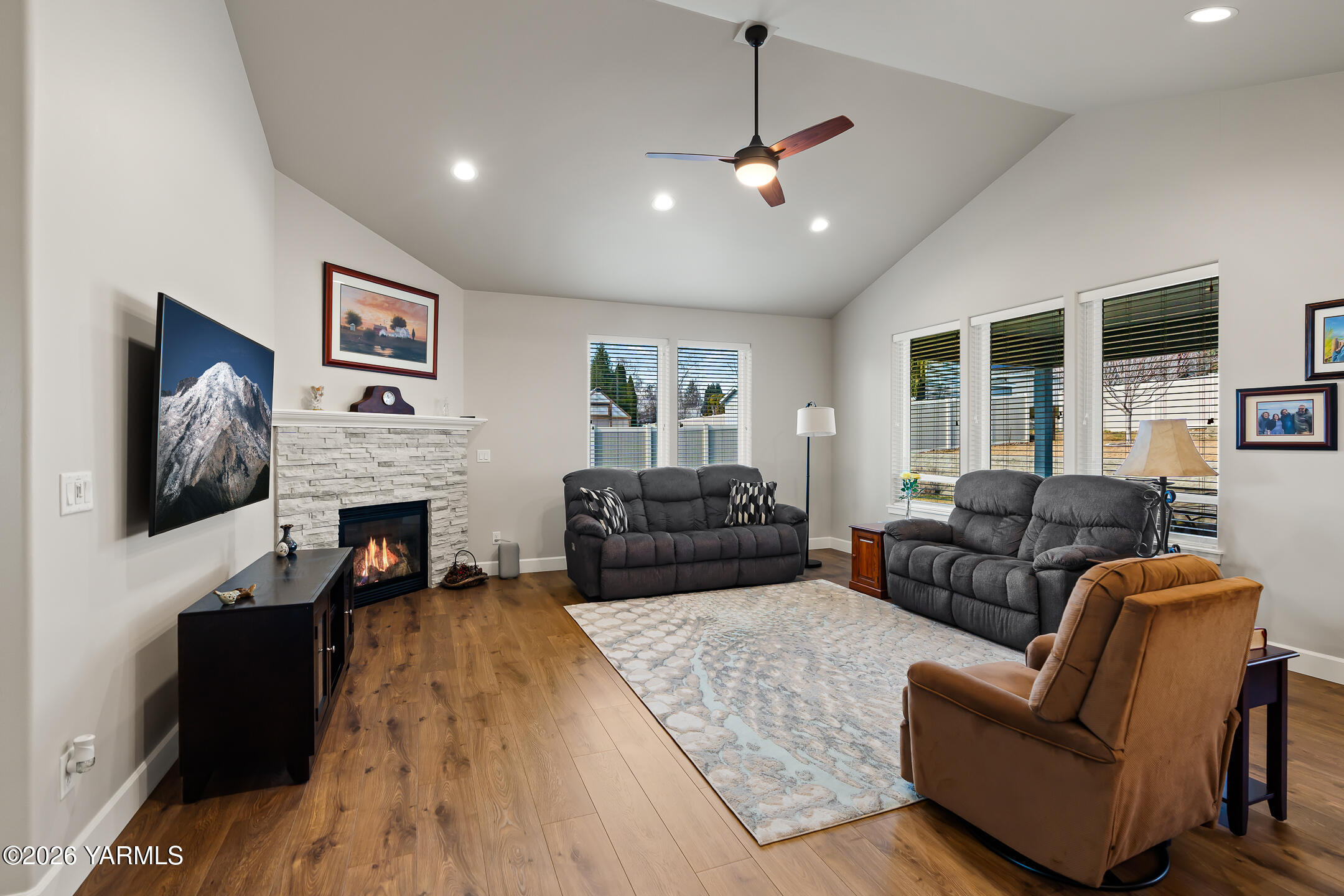 12 N 96th Ave