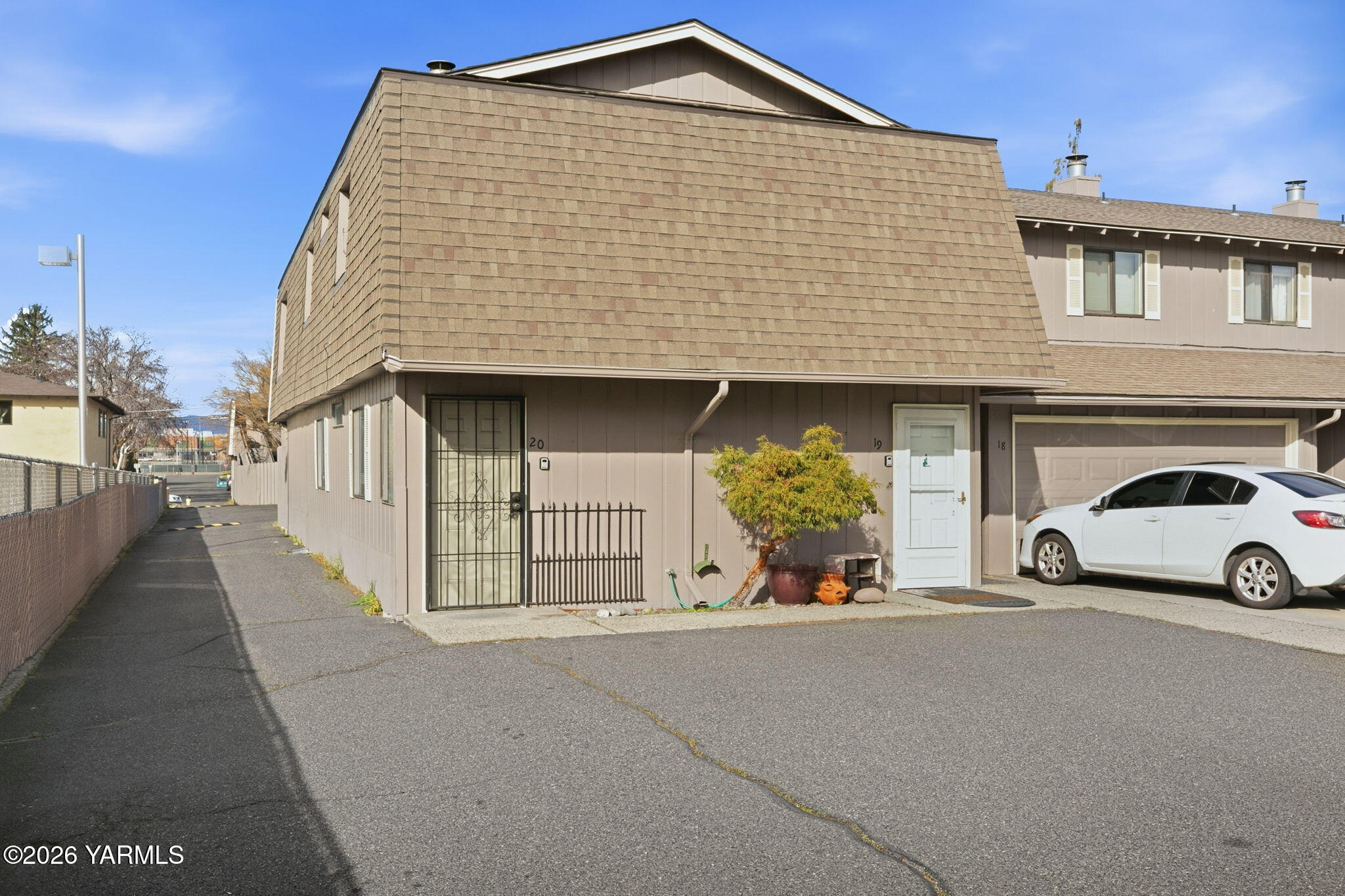701 S 38th Ave Unit: 20