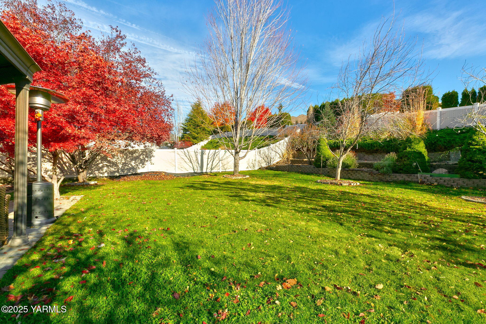 609 N 74th Ave