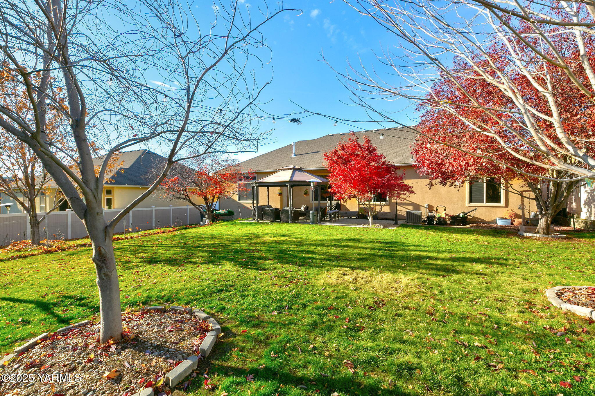 609 N 74th Ave