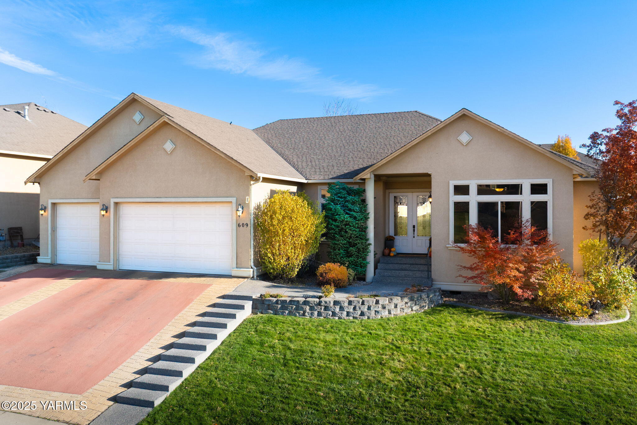 609 N 74th Ave