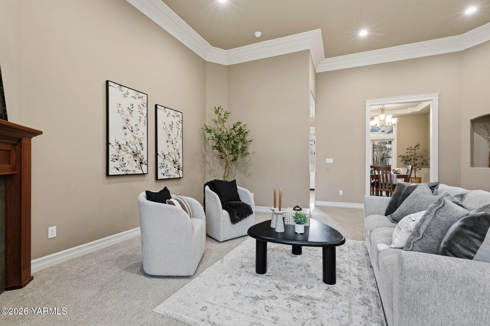 609 N 74th Ave