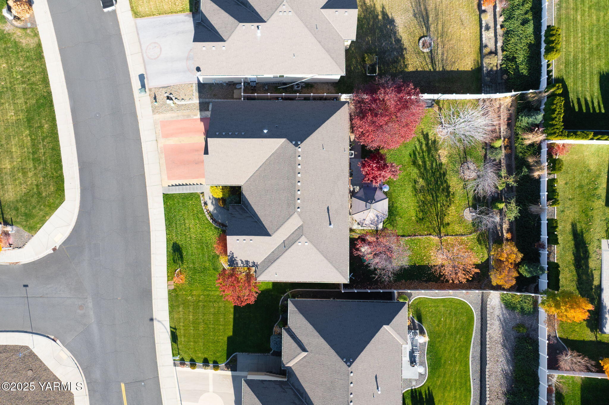 609 N 74th Ave