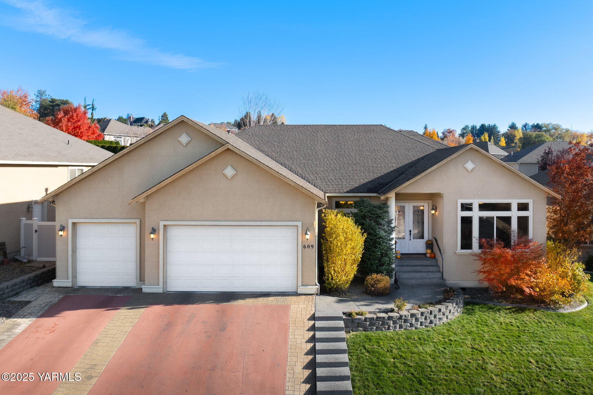 609 N 74th Ave