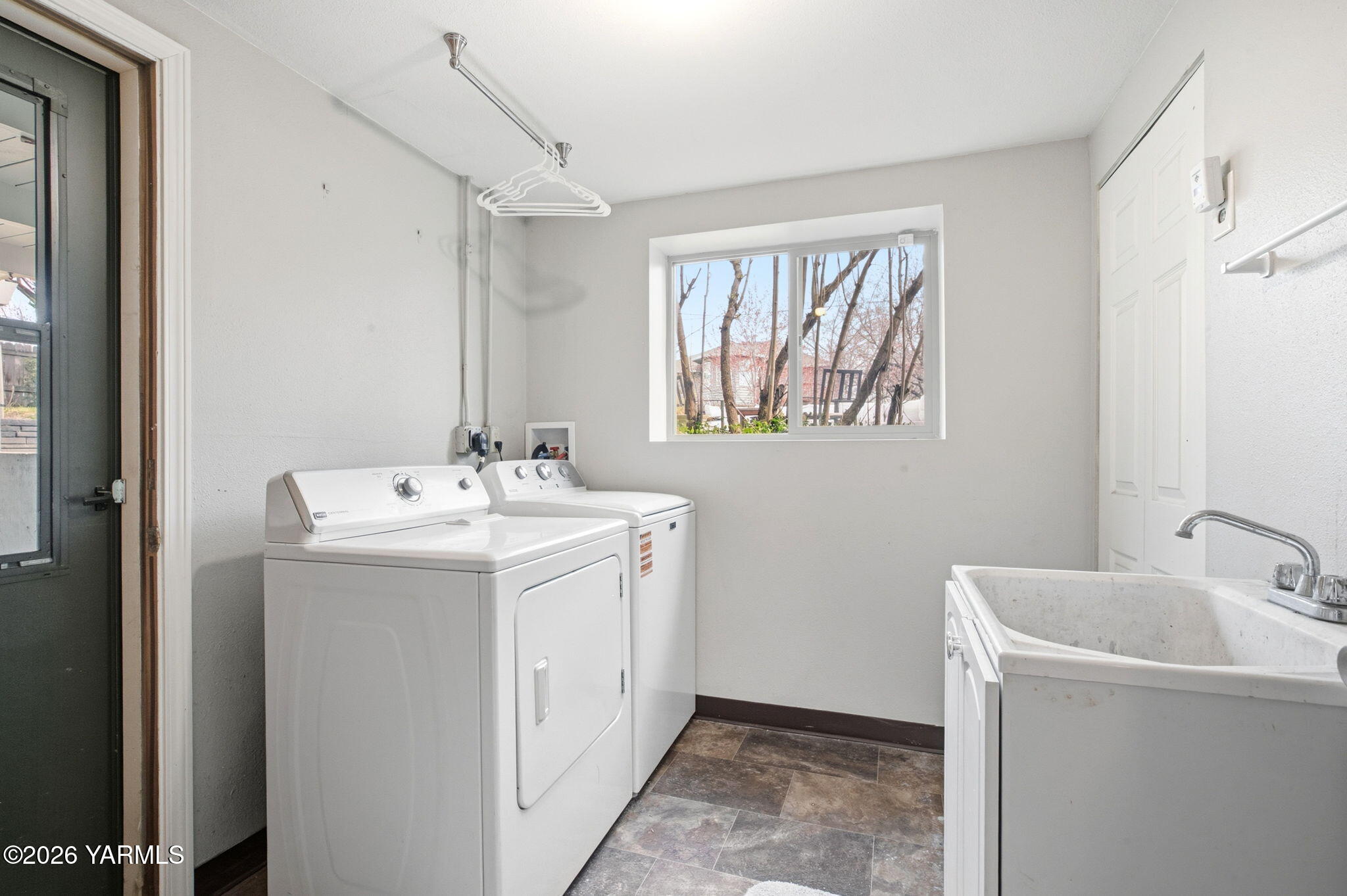 801 S 58th Ave