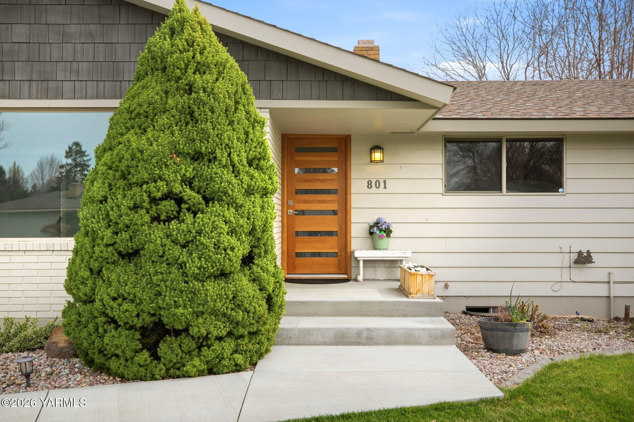 801 S 58th Ave