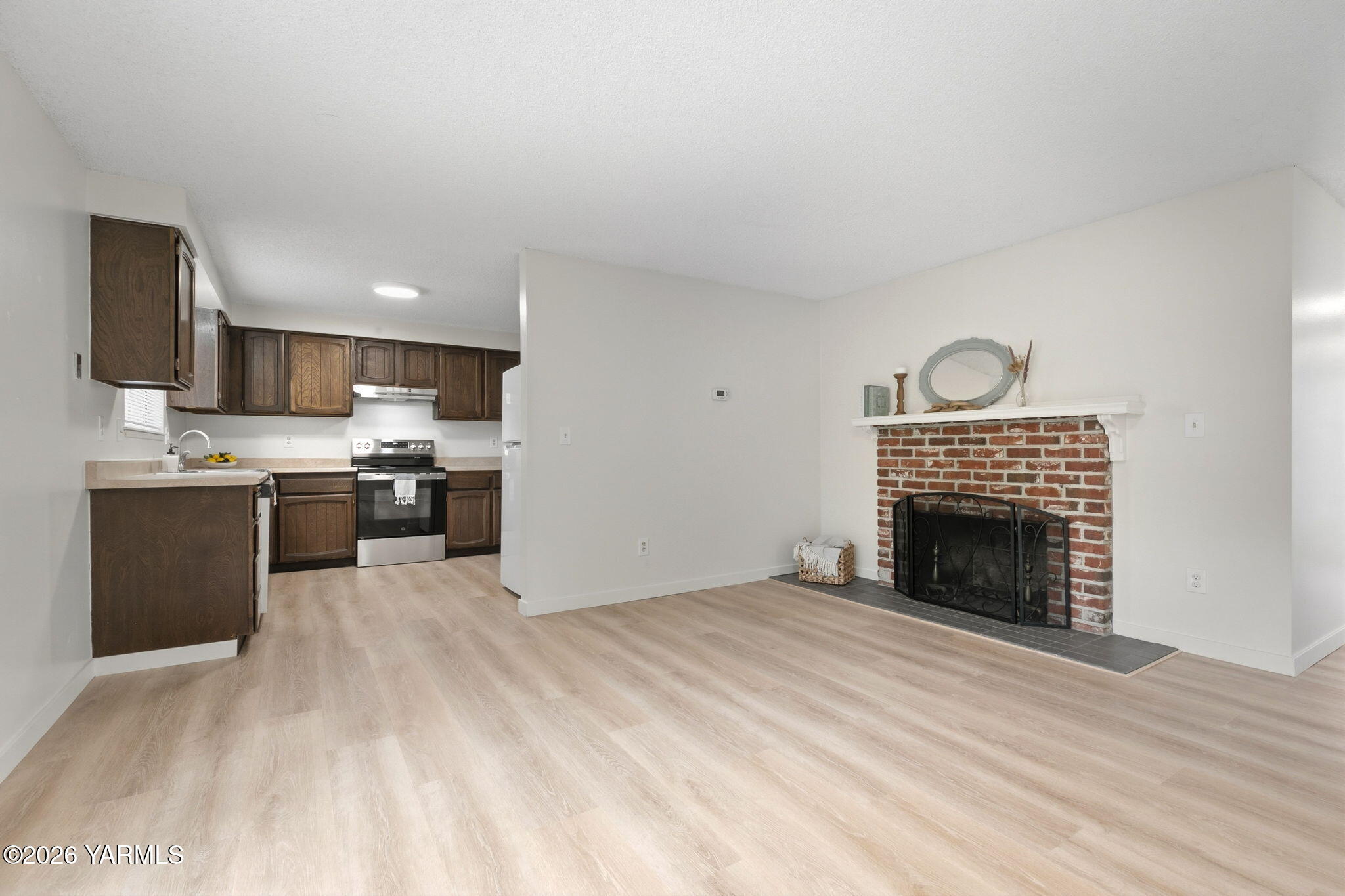 1403 S 32nd Ave