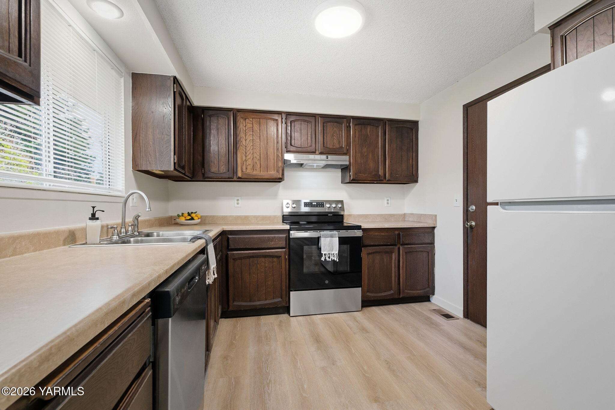 1403 S 32nd Ave