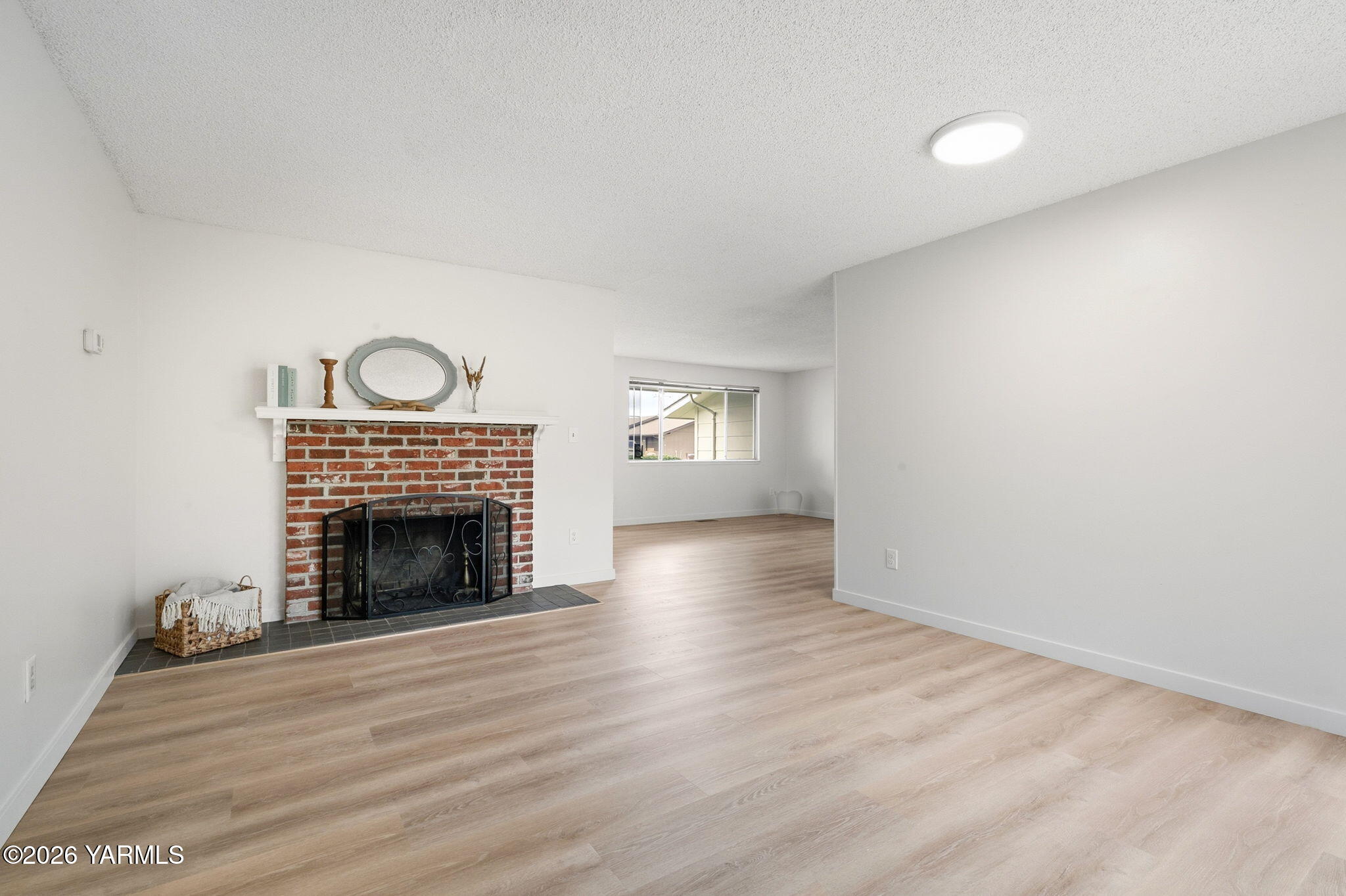 1403 S 32nd Ave