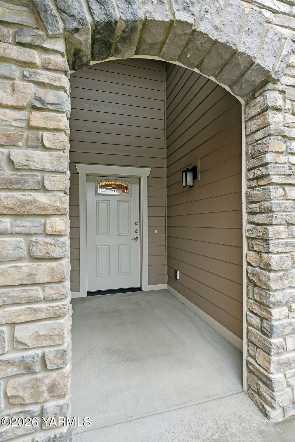 220 N 89th Ave
