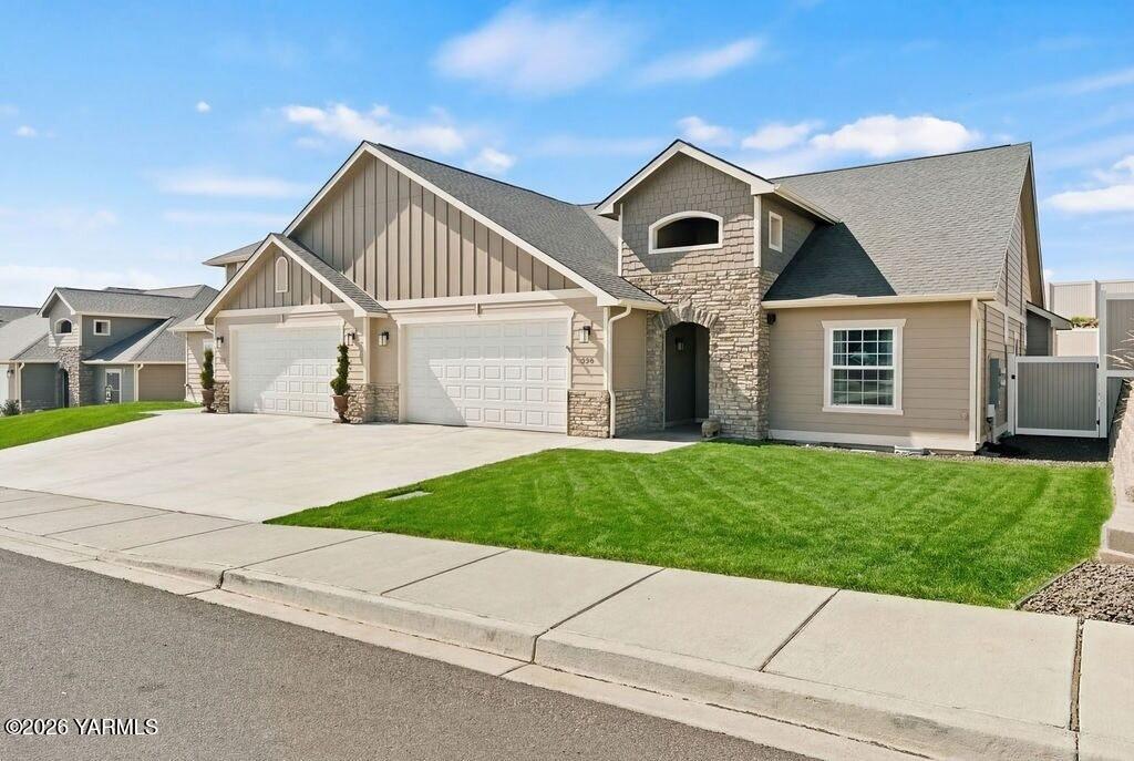 220 N 89th Ave