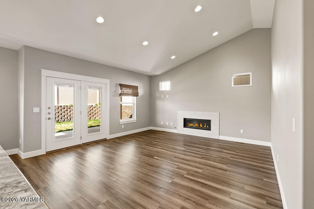 220 N 89th Ave